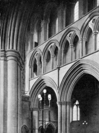 NORTH NAVE ARCADE: WESTERN END.
