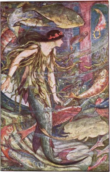 A kis hal visszavitte a királyné koronáját.